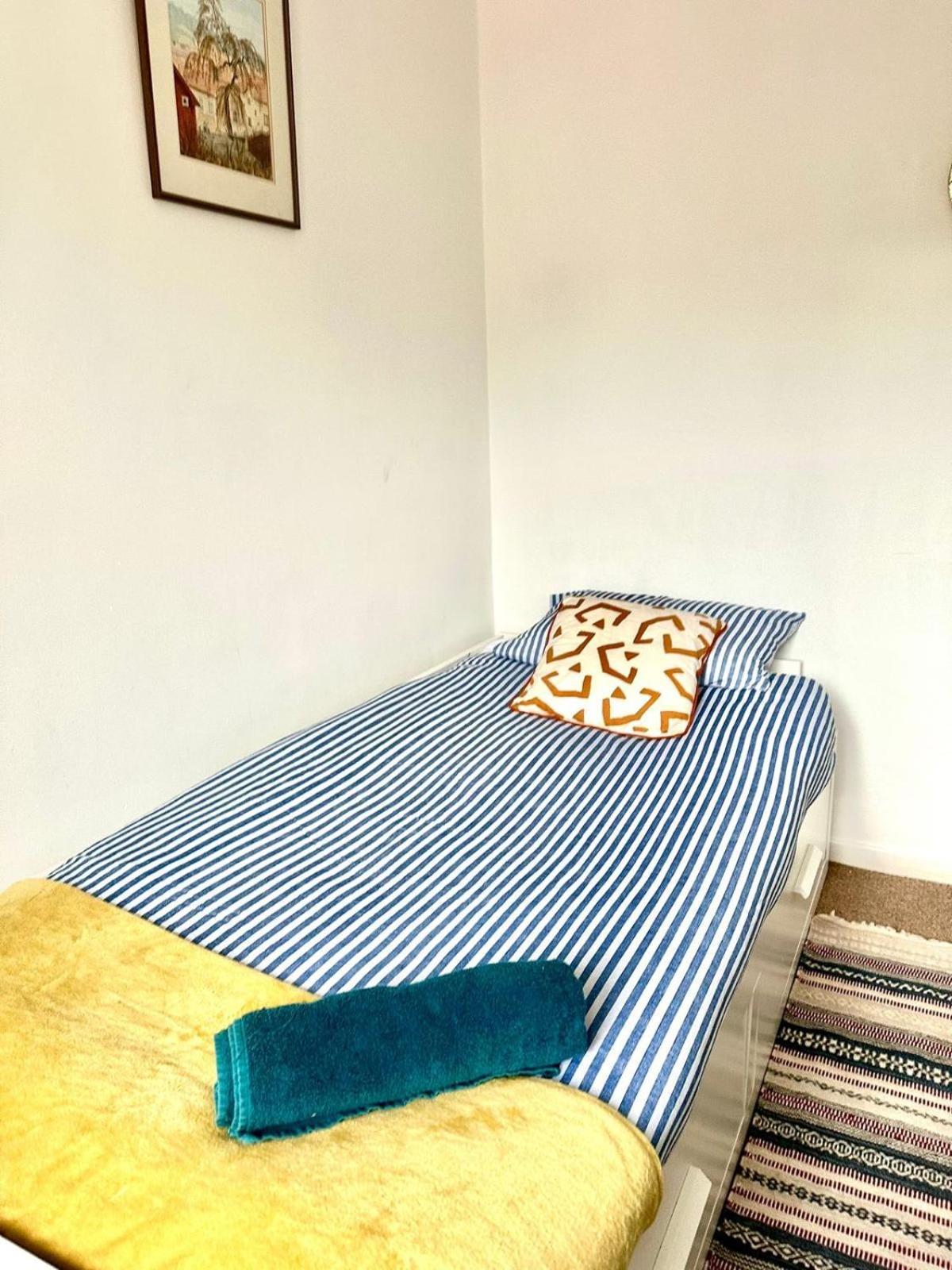 Home From Home Sleeps Seven 哈斯丁 外观 照片